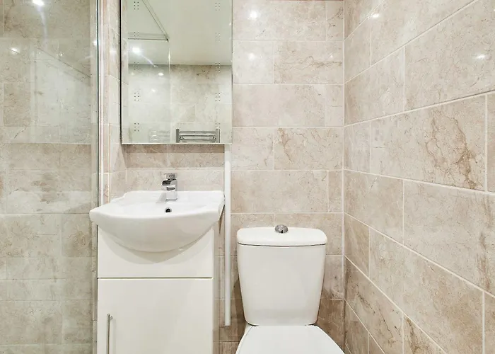 公寓 Host & - The Den 惠特比